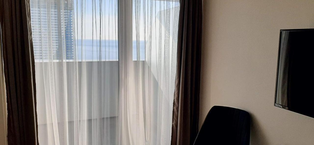 Alliance Palace Sea View Apartment Μπατούμι Εξωτερικό φωτογραφία