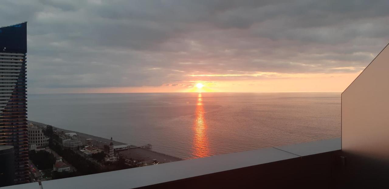 Alliance Palace Sea View Apartment Μπατούμι Εξωτερικό φωτογραφία